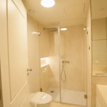 Flh Downtown Minimalist Апартаменты *